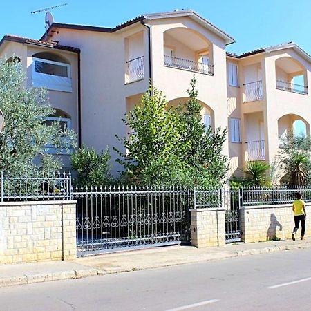 House Laura 200M From The Beach And The Center Appartement Poreč Buitenkant foto