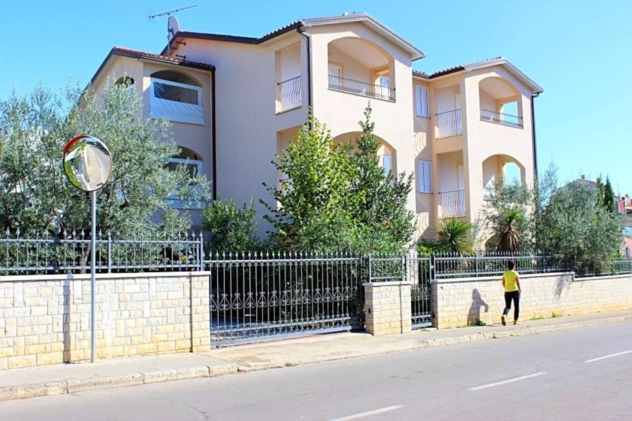 House Laura 200M From The Beach And The Center Appartement Poreč Buitenkant foto